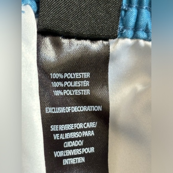 Maui & Son’s Walk Shorts in Indigo - Picture 4 of 5